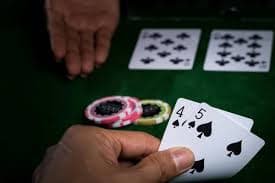 Live Baccarat ဂိမ်း တိုက်ရိုက် ဒီလာနှင့် ကစားခြင်း